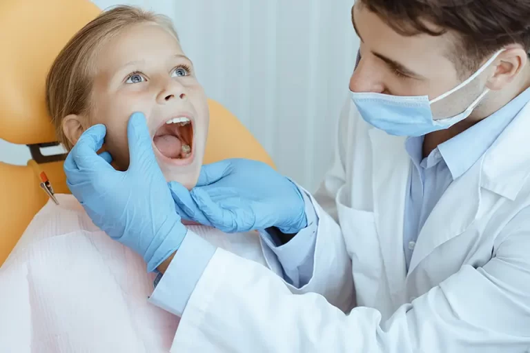 Pediatric Dentist Vs General Dentist: Key Differences Parents Must Know