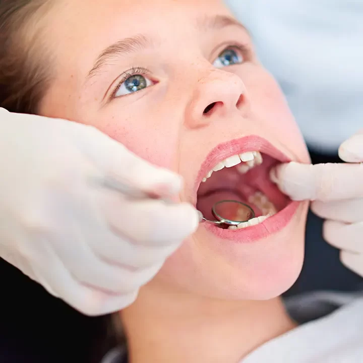 Dentist in Thornhill