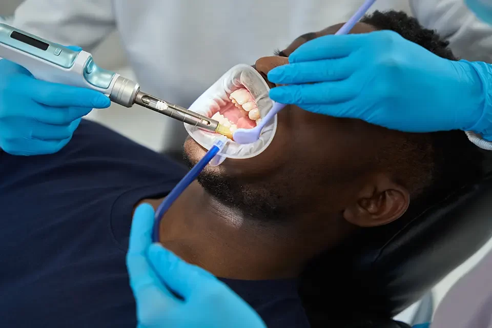 Common Dental Cleaning Side Effects (And What They Feel Like)